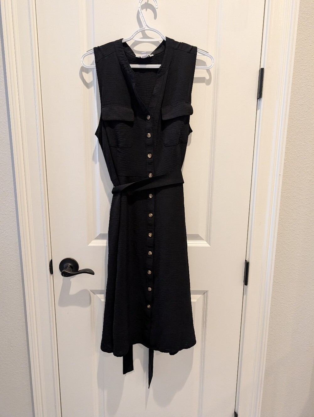 Sleeveless Black Button-Front Midi Dress with Waist Tie